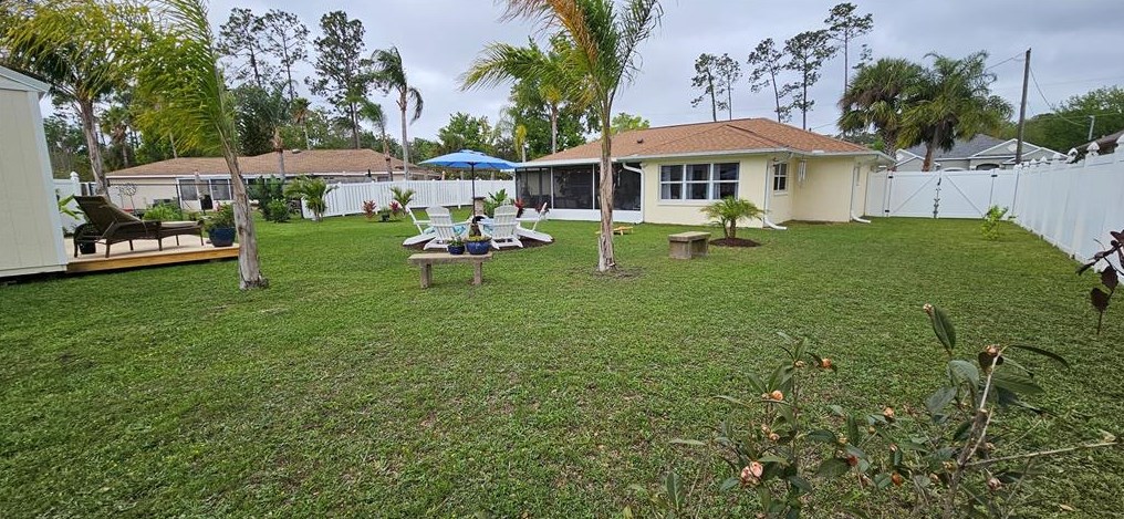 33 Essex Ln, Palm Coast FL  32164-6259 exterior