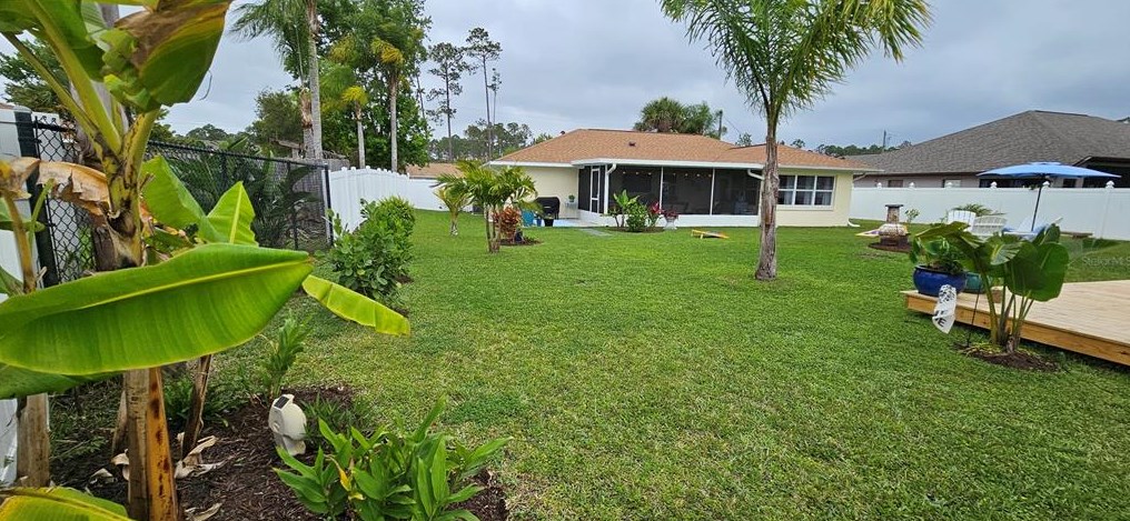 33 Essex Ln, Palm Coast FL  32164-6259 exterior