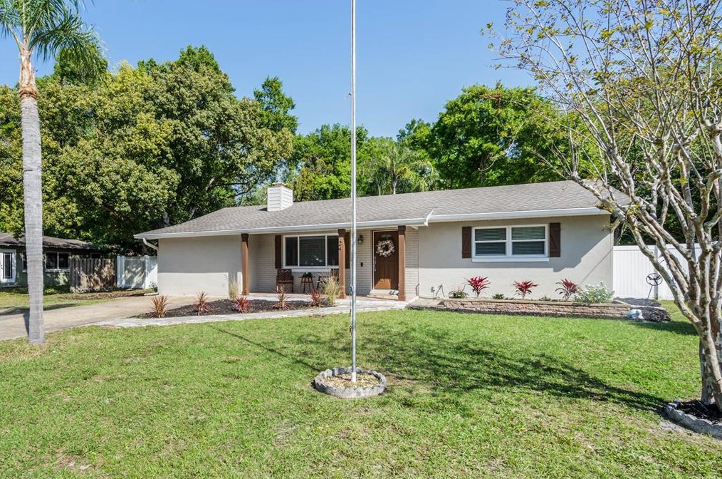 24 Volusia Dr, De Bary, FL 32713