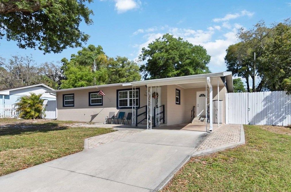 261 Mockingbird Ln, Casselberry, FL 32707-3309