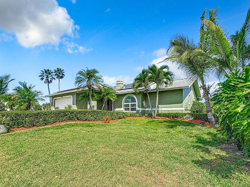 945 Symphony Isles Blvd, Ruskin, FL 33572
