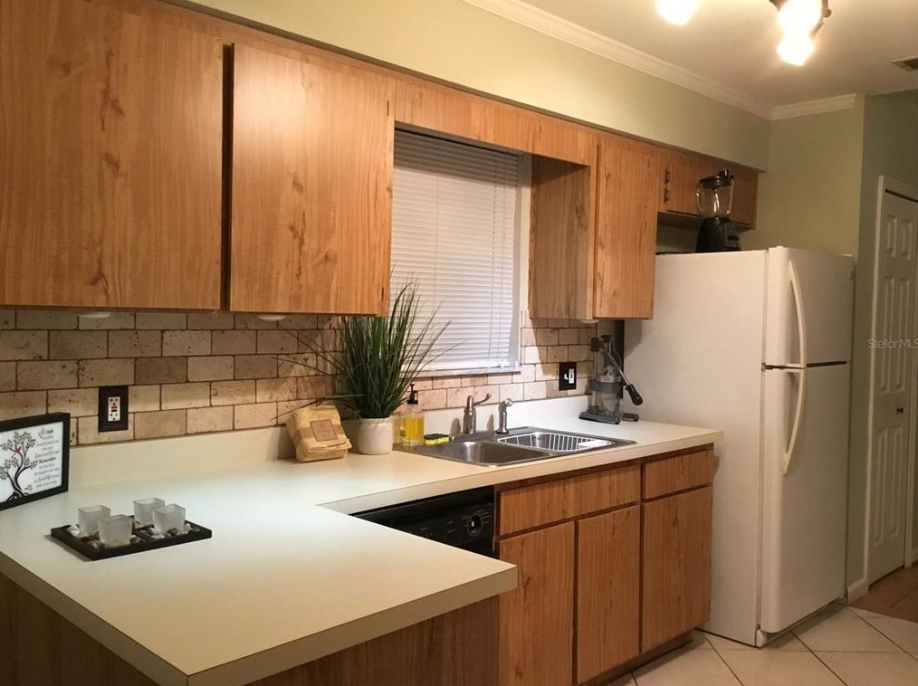 437 Alston Dr, Orlando, FL 32835-6031