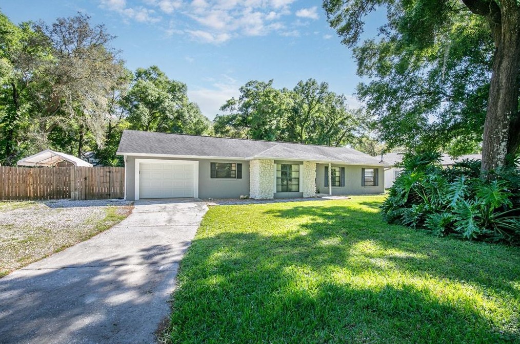 25114 Quaker Ridge Ave, Mount Plymouth, FL 32776