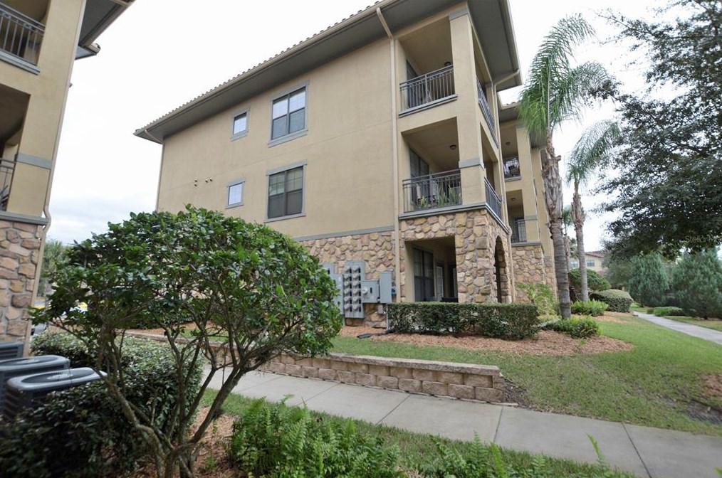 906 Charo Pkwy #413, Davenport, FL 33897