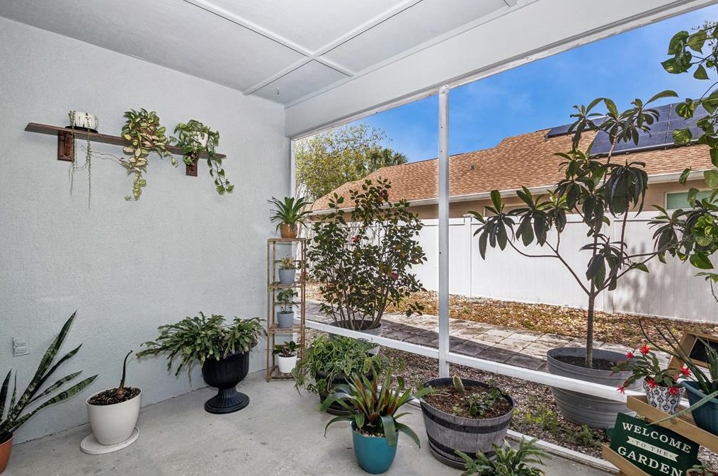 1261 Whispering Winds Ct, Apopka FL  32703-3705 exterior