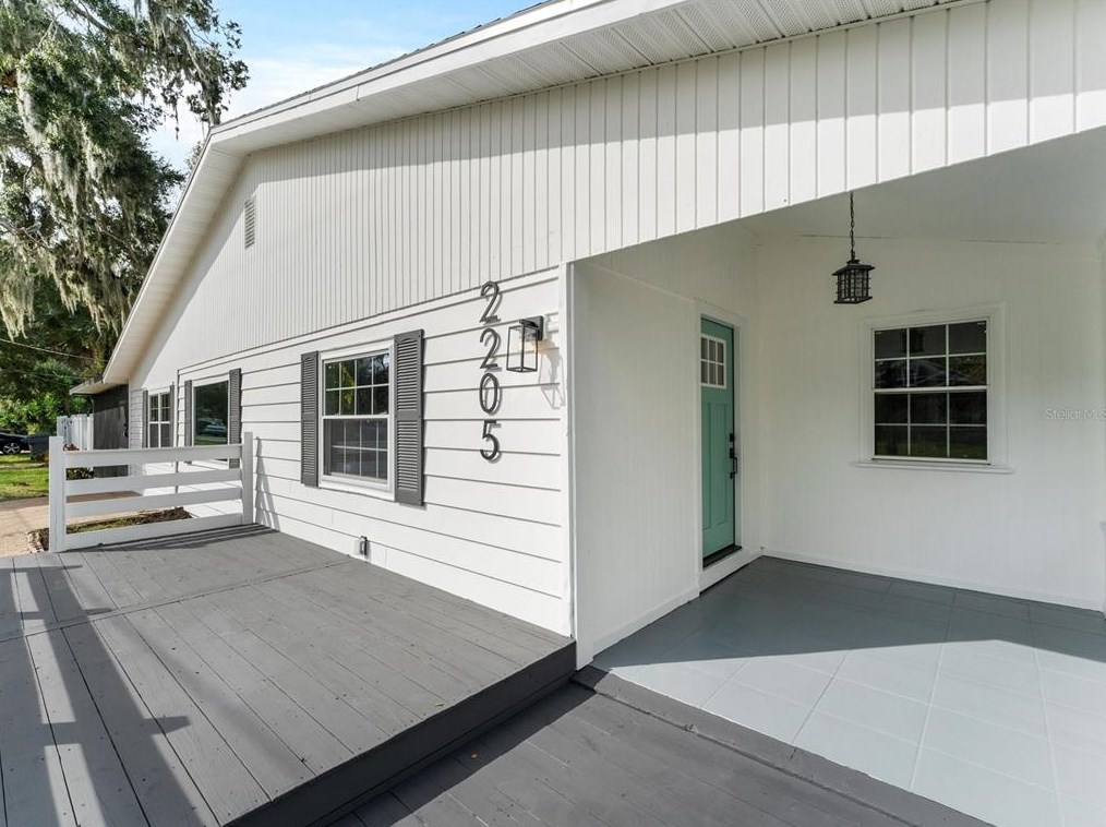 2205 Pine Island Dr, New Smyrna, FL 32168