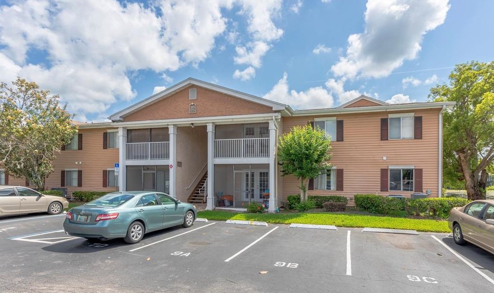 185 Pearl Lake Causeway #214, Altamonte Springs, FL 32714