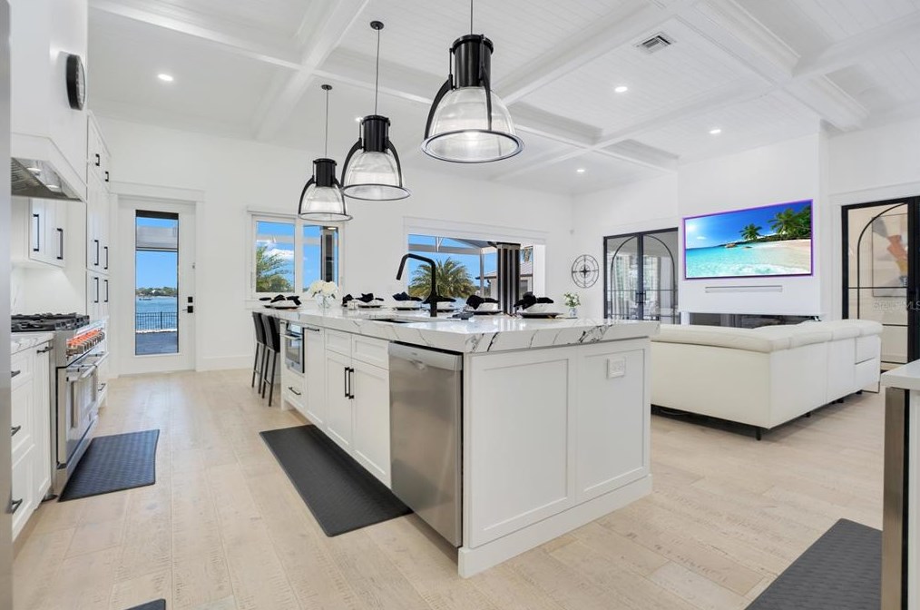 2203 Hoffner Ave, Orlando FL  32809-3533 exterior