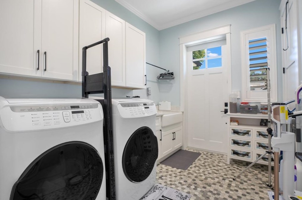 2203 Hoffner Ave, Orlando FL  32809-3533 exterior