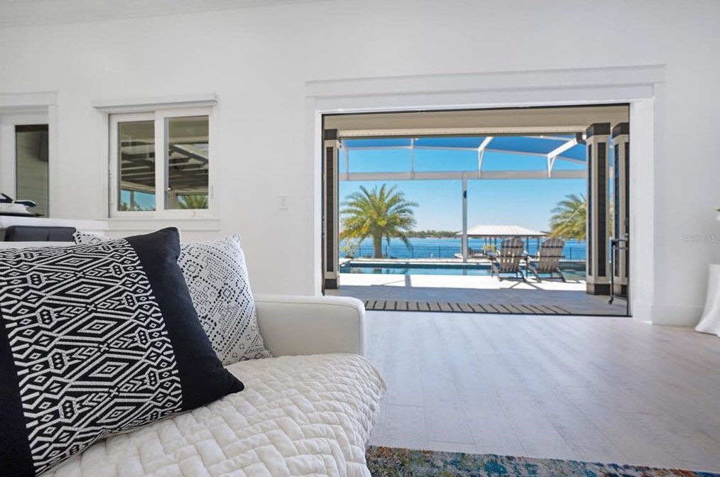 2203 Hoffner Ave, Orlando FL  32809-3533 exterior