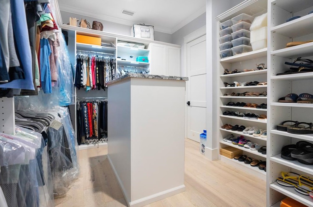 2203 Hoffner Ave, Orlando FL  32809-3533 exterior