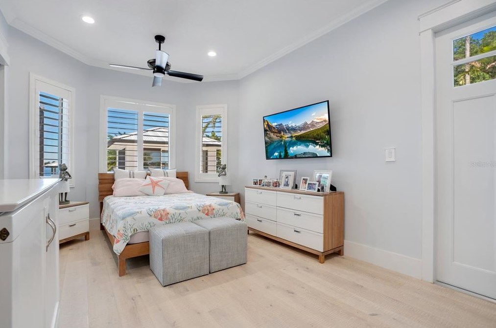 2203 Hoffner Ave, Orlando FL  32809-3533 exterior