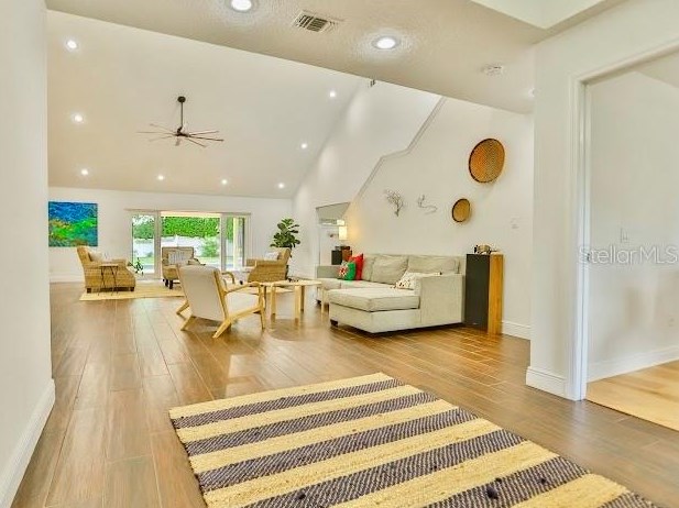 9208 Hidden Bay Ln, Orlando, FL 32819