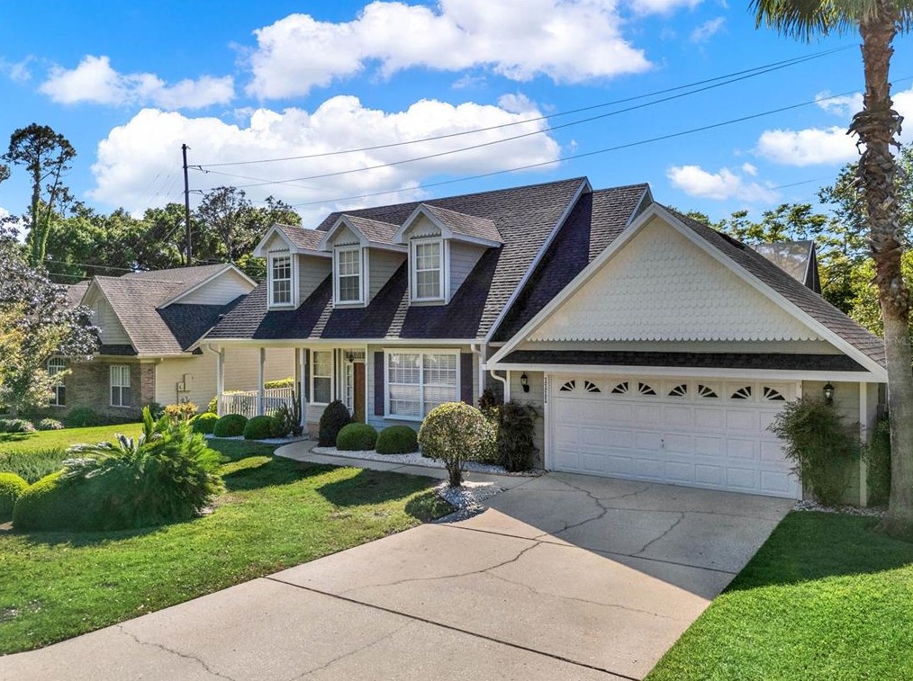 1111 Gardner St, Mount Dora, FL 32757-3792