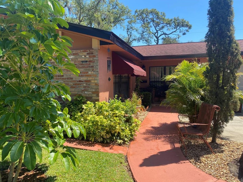 2721 Castle Oak Ave, Orlando, FL 32808-3421