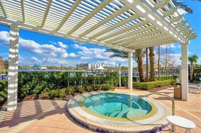 375 Emerson Plz, Altamonte Springs FL  32701-3475 exterior