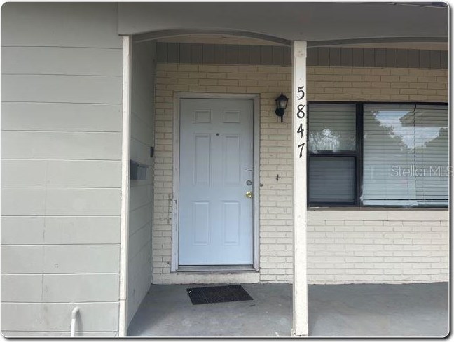 5847 Bolling Dr, Orlando, FL 32808-6058