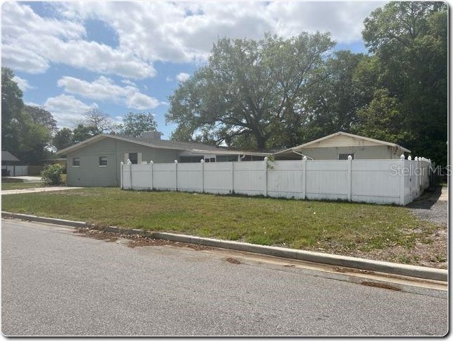 5847 Bolling Dr, Orlando FL 32808-6010 exterior