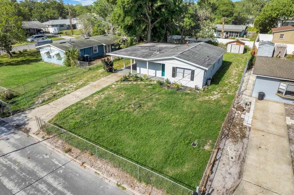 825 Pearl Dr, Mount Dora FL  32757-4611 exterior