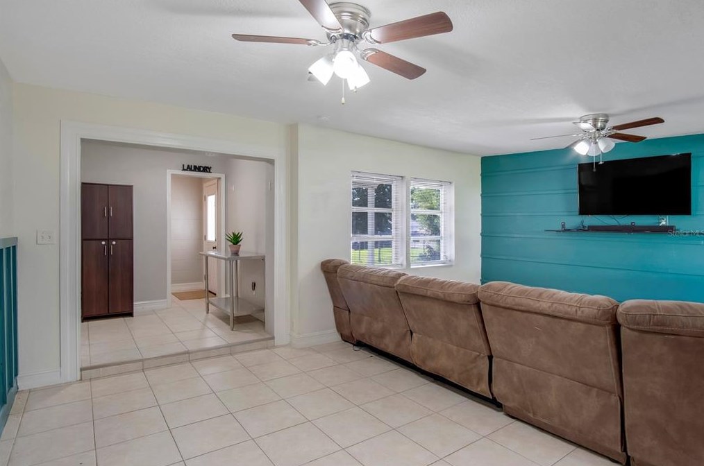 825 Pearl Dr, Mount Dora FL  32757-4611 exterior