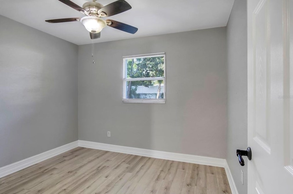 825 Pearl Dr, Mount Dora FL  32757-4611 exterior