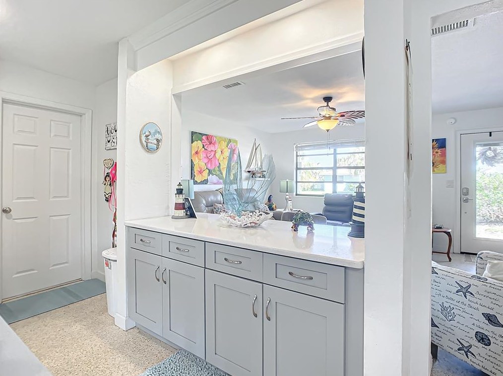 18 Ocean Crst Dr, Ormond Beach FL  32176-3116 exterior