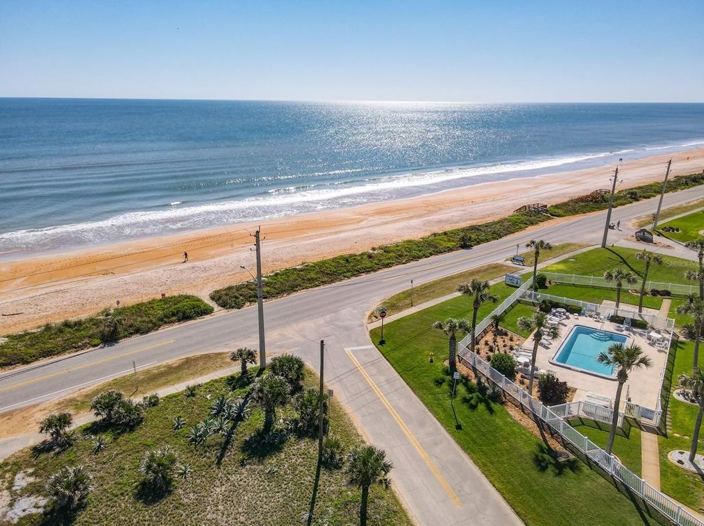 18 Ocean Crst Dr, Ormond Beach FL  32176-3116 exterior