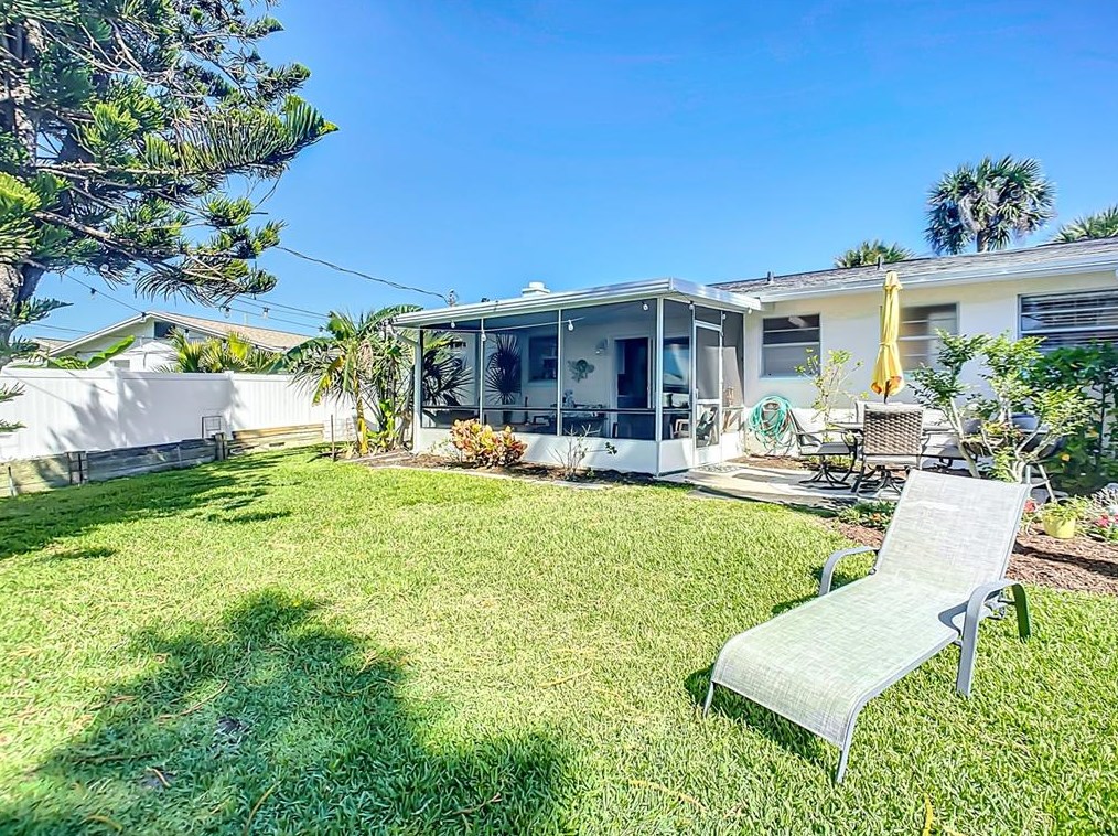 18 Ocean Crst Dr, Ormond Beach FL  32176-3116 exterior