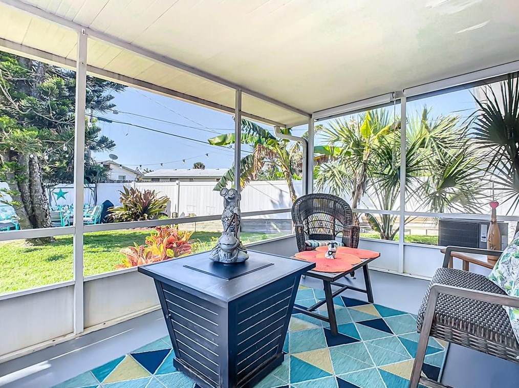 18 Ocean Crst Dr, Ormond Beach FL  32176-3116 exterior