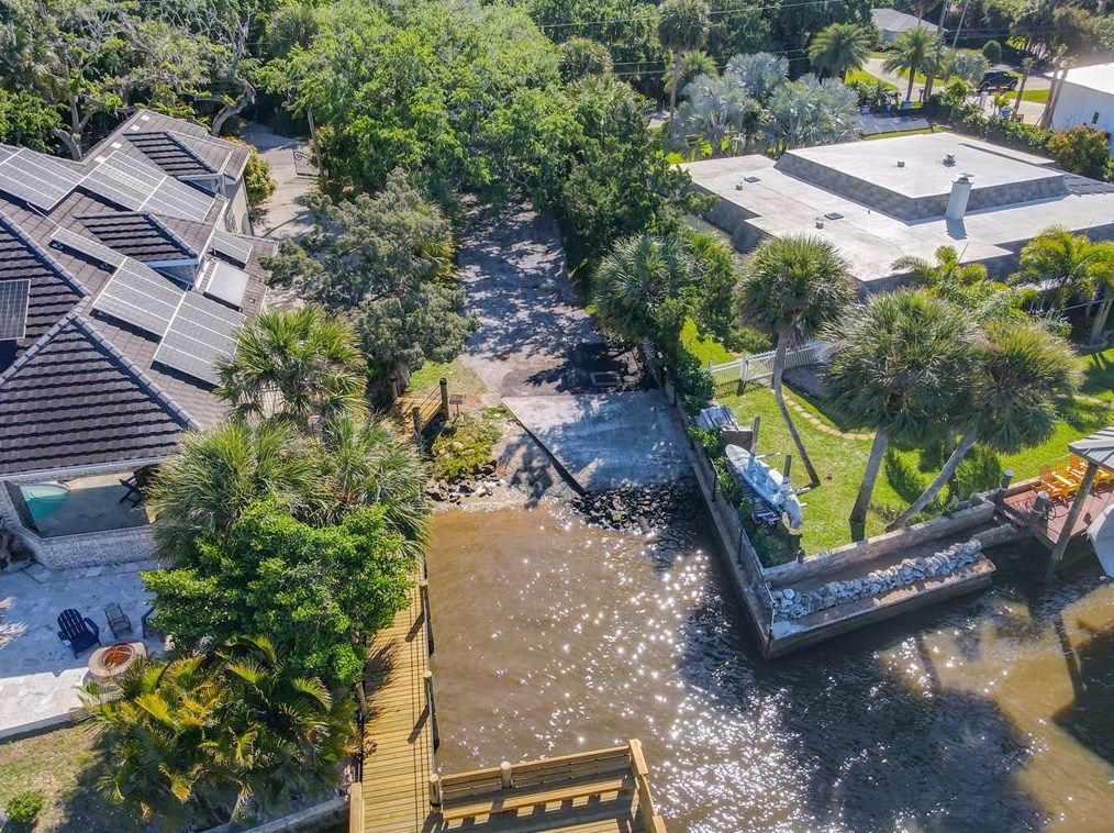 18 Ocean Crst Dr, Ormond Beach FL  32176-3116 exterior