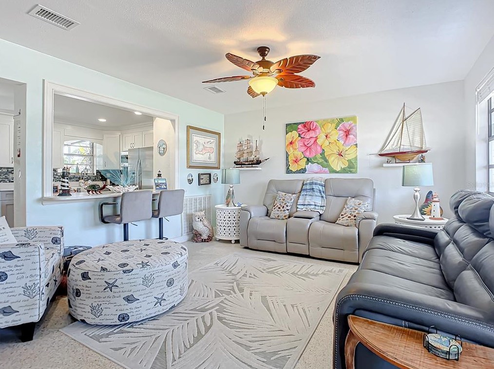 18 Ocean Crst Dr, Ormond Beach FL  32176-3116 exterior