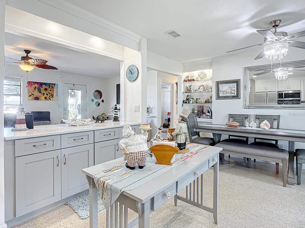 18 Ocean Crst Dr, Ormond Beach FL  32176-3116 exterior