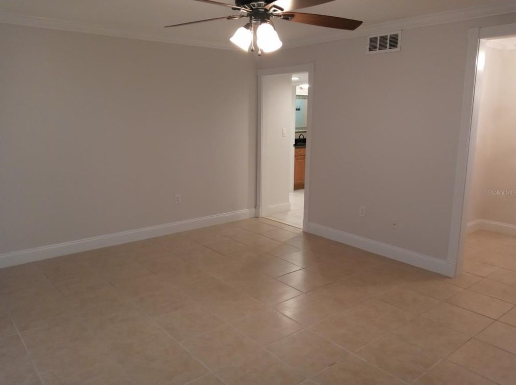 536 Orange Dr #14, Altamonte Springs, FL 32701