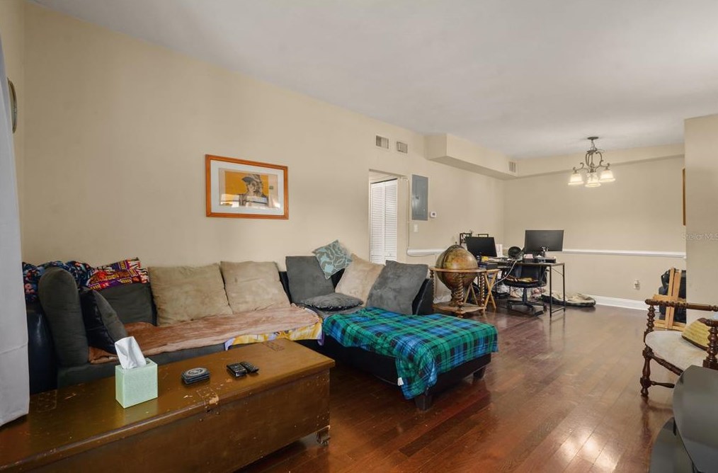 4032 Montrose Ct, Orlando FL 32812-7309 exterior