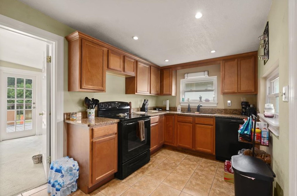 4032 Montrose Ct, Orlando FL 32812-7309 exterior