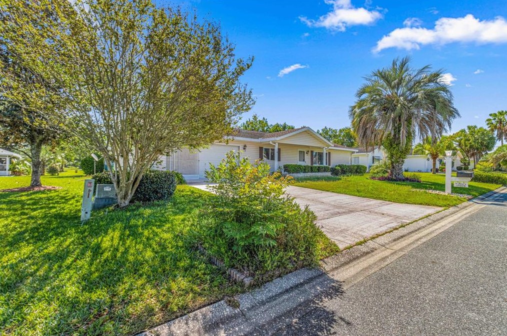 17509 96 Ct, Summerfield FL  34491-6432 exterior