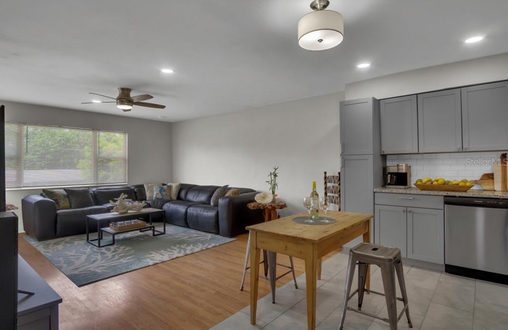 416 73rd Ave N #205, Saint Petersburg, FL 33702