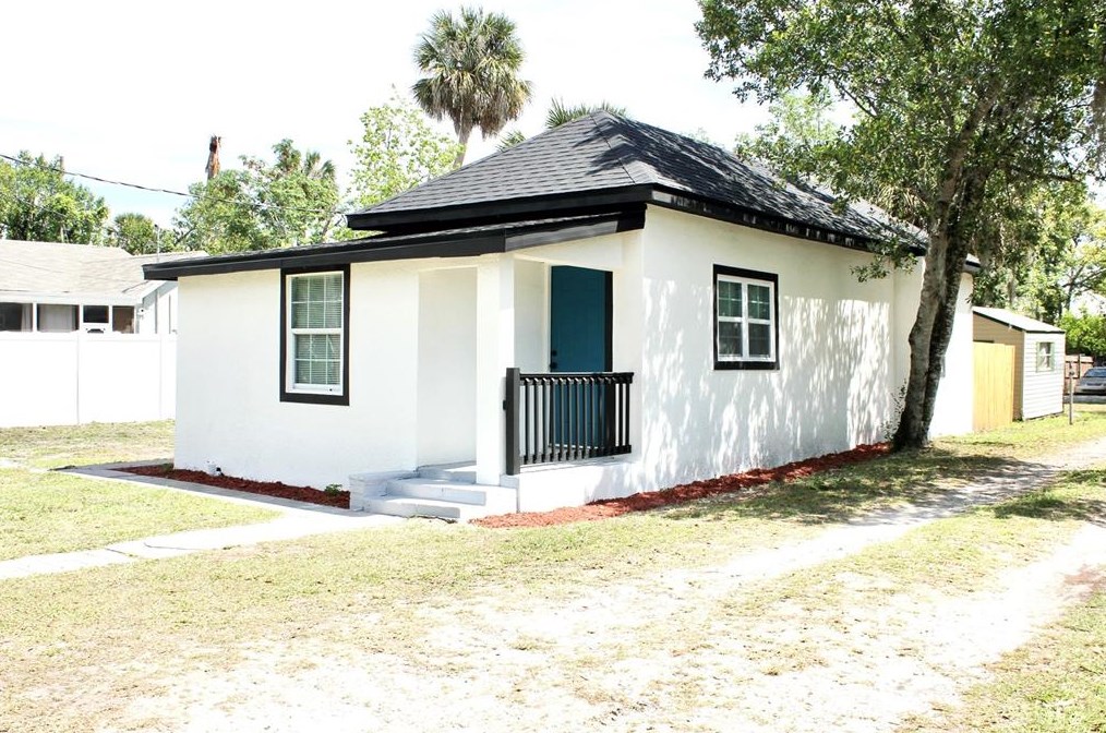 215 N Beaumont Ave, Kissimmee, FL 34741