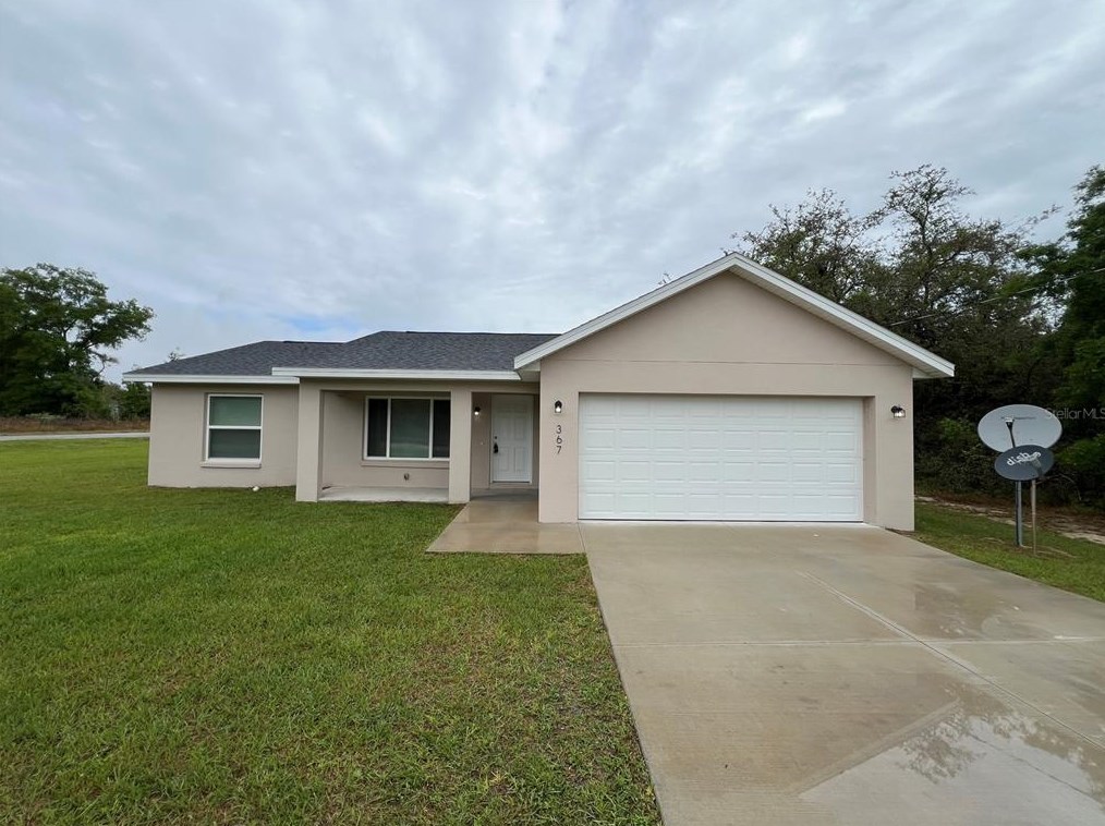 367 Malauka Loop, Ocklawaha, FL 32179