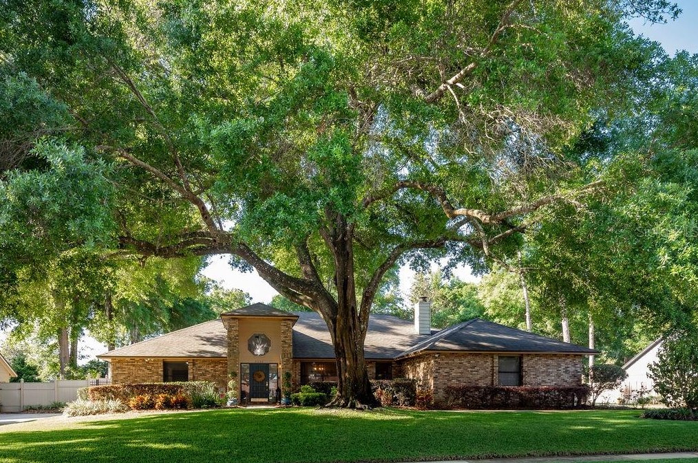 2002 Hidden Pine Ln, Apopka, FL 32712