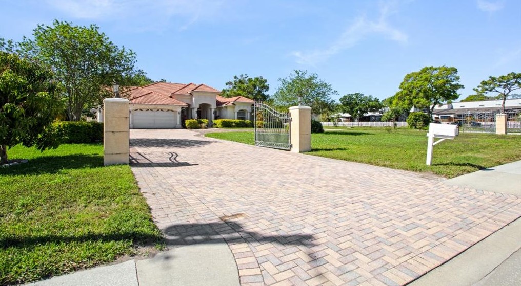 6160 94th Ave N, Pinellas Park, FL 33782