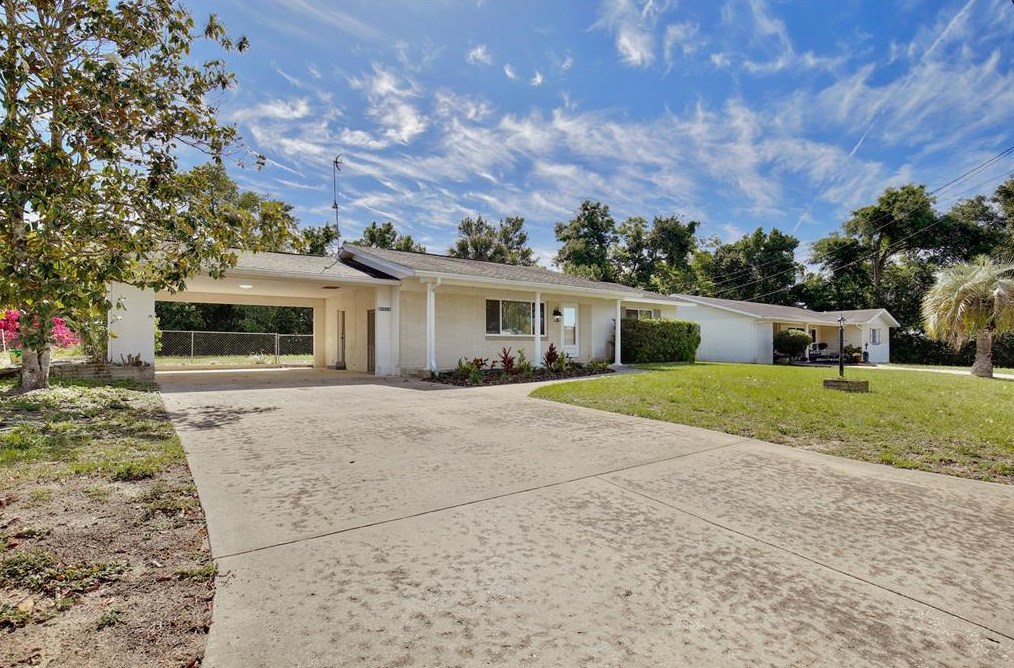 2230 Poinsettia Dr, Orange City, FL 32763-7750