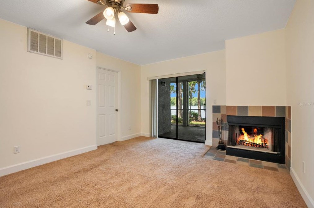 25105 Northlake Dr, Sanford, FL 32773