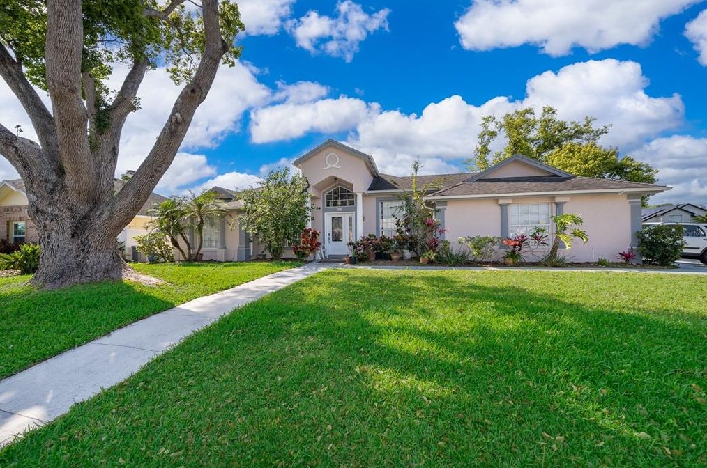 8438 Sunsprite Ct, Orlando, FL 32818-5692