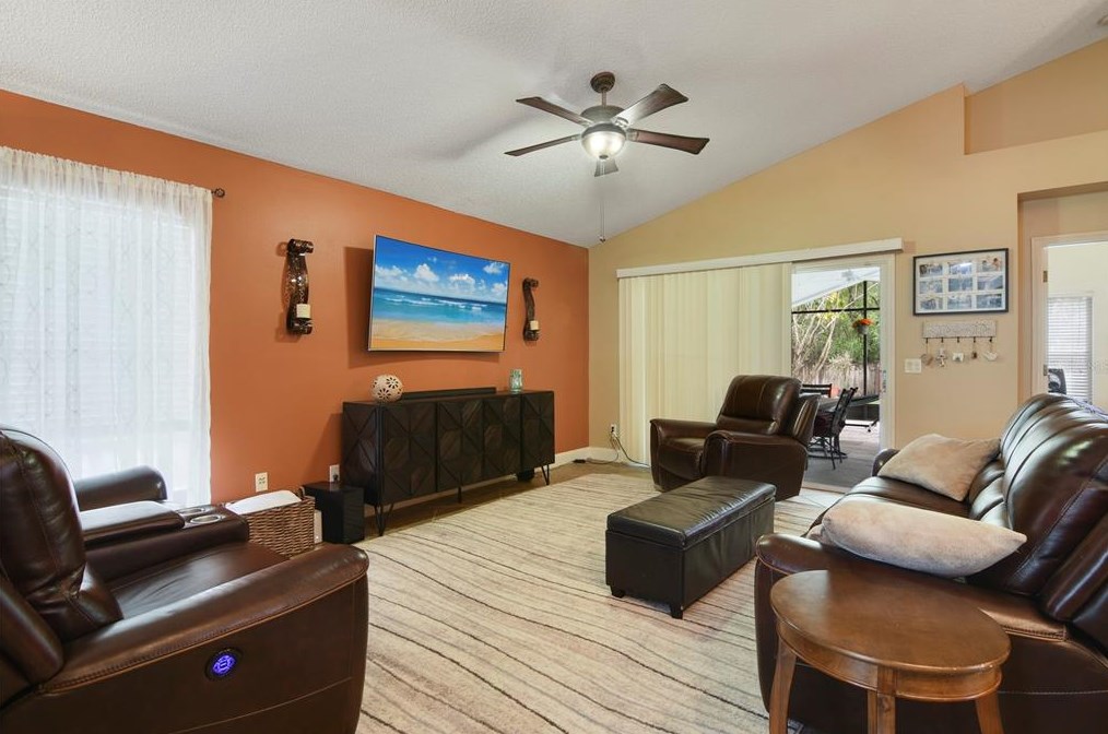 13510 Emeraldview Dr, Orlando FL 32828-8409 exterior