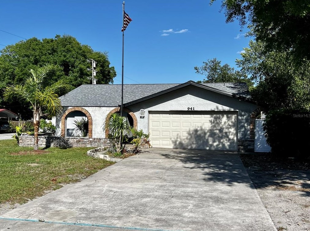 941 W Lake Brantley Rd, Altamonte Springs, FL 32714