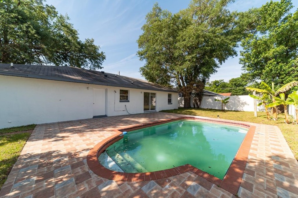 4118 Sunny View Dr, Lakeland, FL 33813-3954