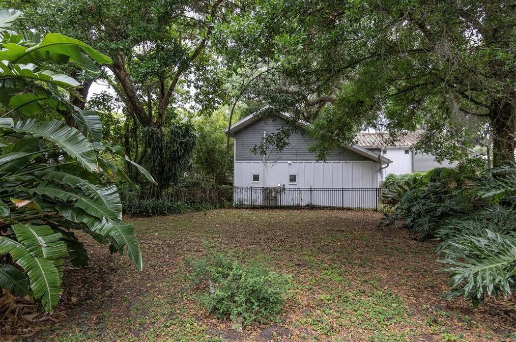 1610 Cloverlawn Ave, Orlando FL  32806-2466 exterior