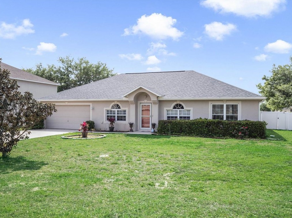 802 Deer Glen Ct, Fruitland Park, FL 34731