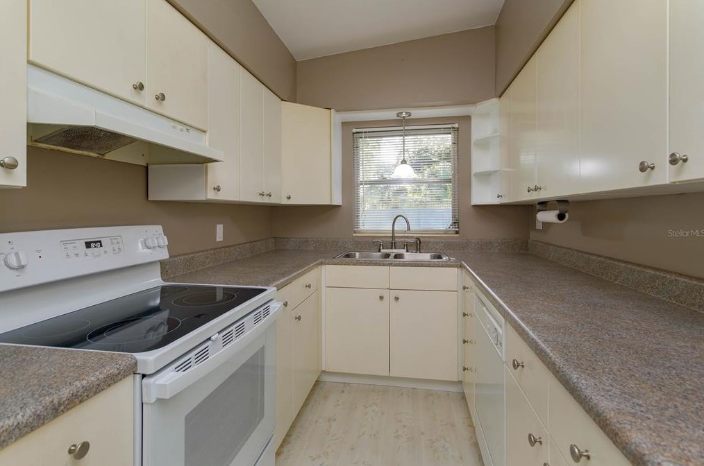 213 James Dr, Winter Garden FL  34787-2822 exterior